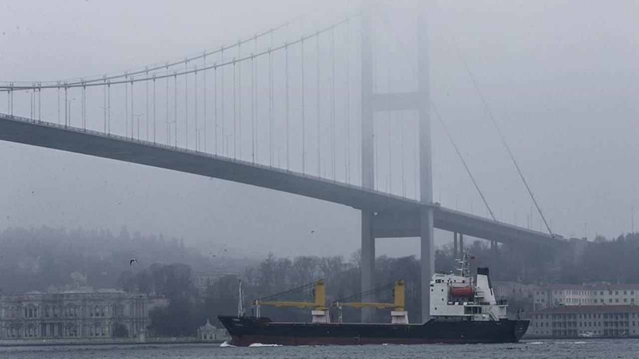 İstanbul Boğazı gemi trafiğine kapatıldı