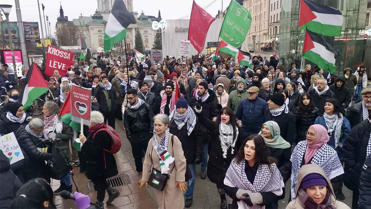 Stockholm'de İsrail'e protesto: 'Artık bu olanlara seyirci kalamayız'