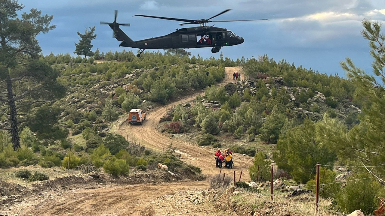 Uçuruma düşen motokroscu helikopterle kurtarıldı