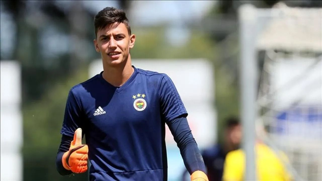 Berke Özer'in sözleşmesinde Fenerbahçe detayı: Özel madde ortaya çıktı - Sayfa 4