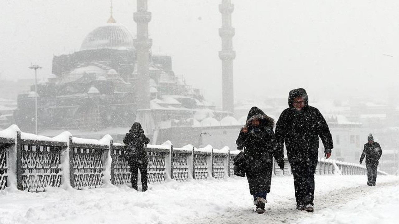 Uzman isim tarih verdi: İstanbul'a 15 gün boyunca kar yağacak