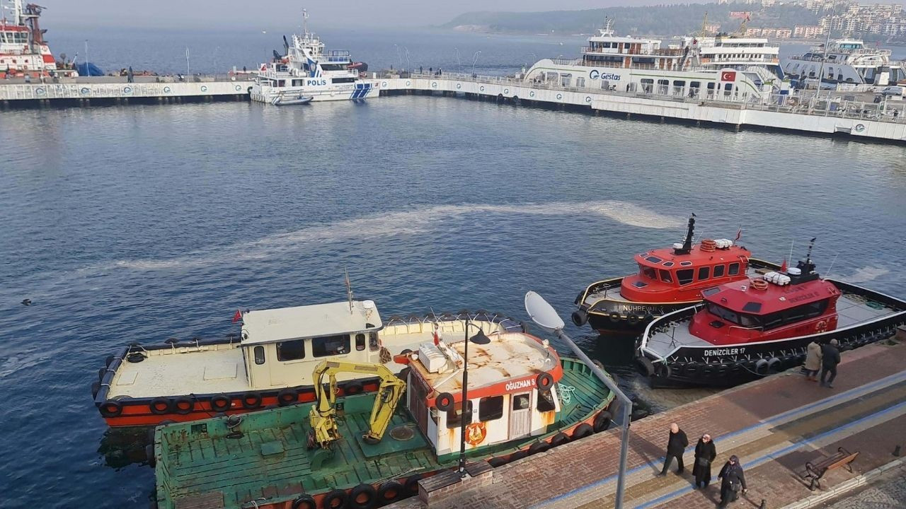 Balıkçılar endişeli: Müsilaj Erdek Körfezi'ni kapattı