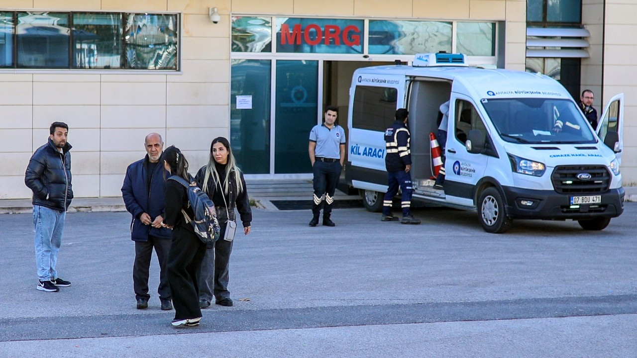 Antalya'da ölen İranlı 3 kardeşin cenazeleri, 50 gün sonra alındı