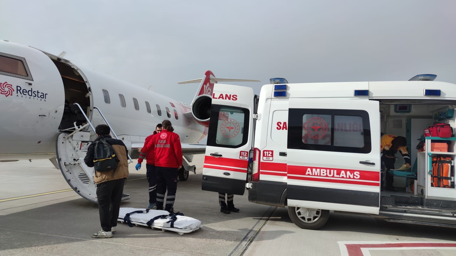 Kalp hastası çocuk ambulans uçakla Van'dan İzmir’e sevk edildi