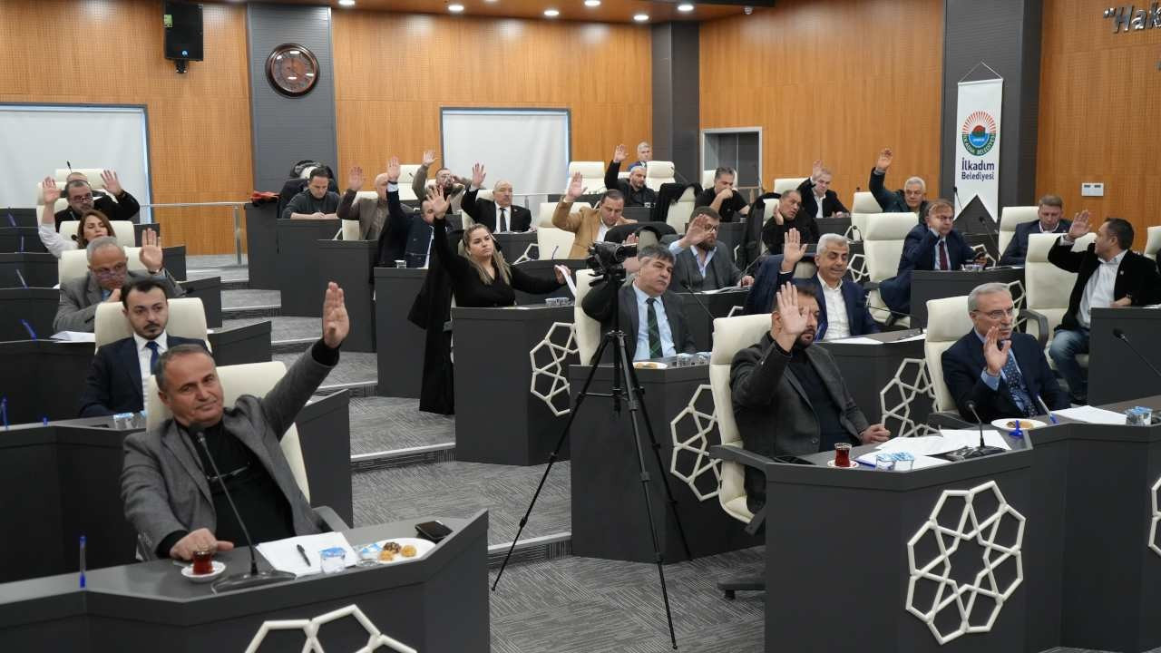 6 üyesi bulunan İYİ Parti'de 2 istifa: İlkadım Meclisi'nde grup düştü