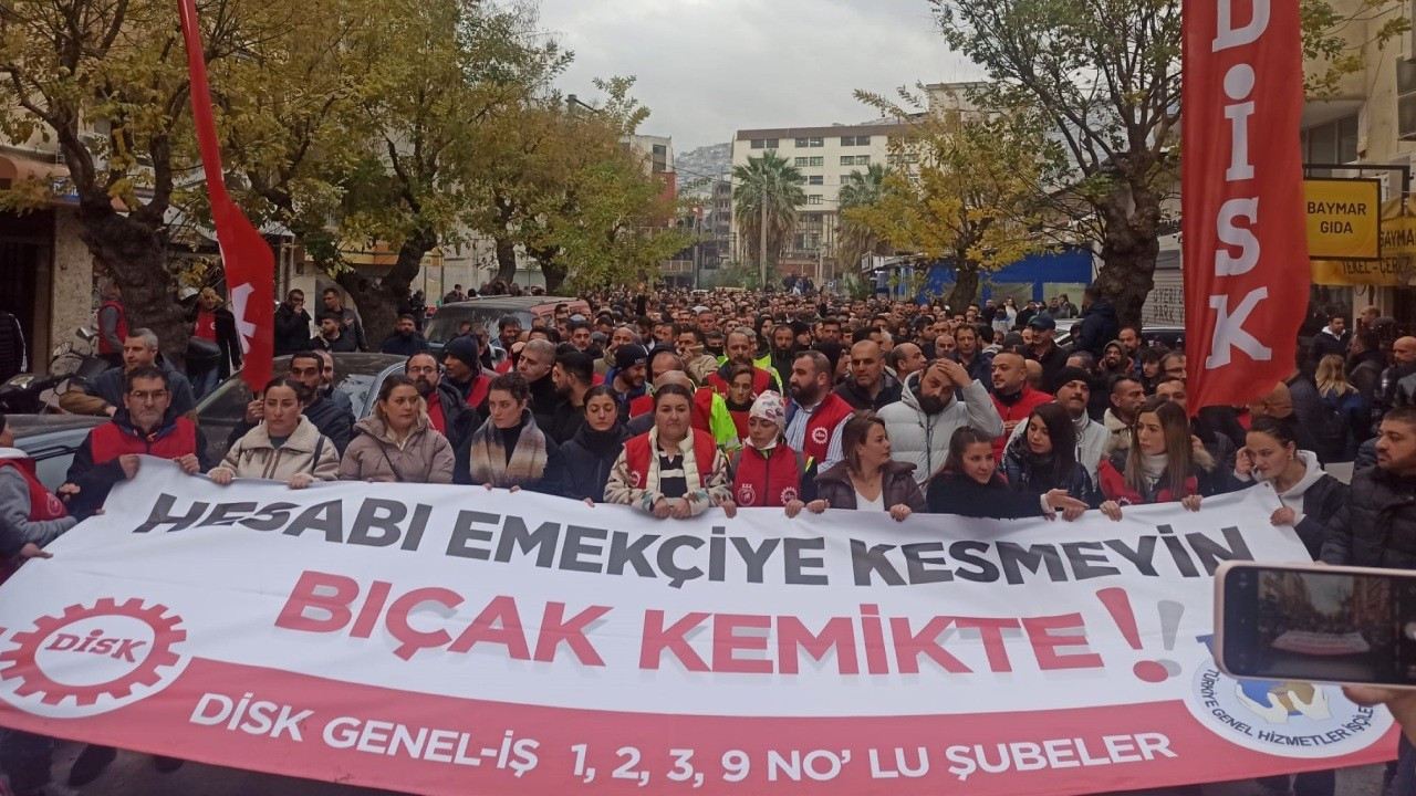 İzmir'de maaş krizi büyüdü, işçiler iş bıraktı