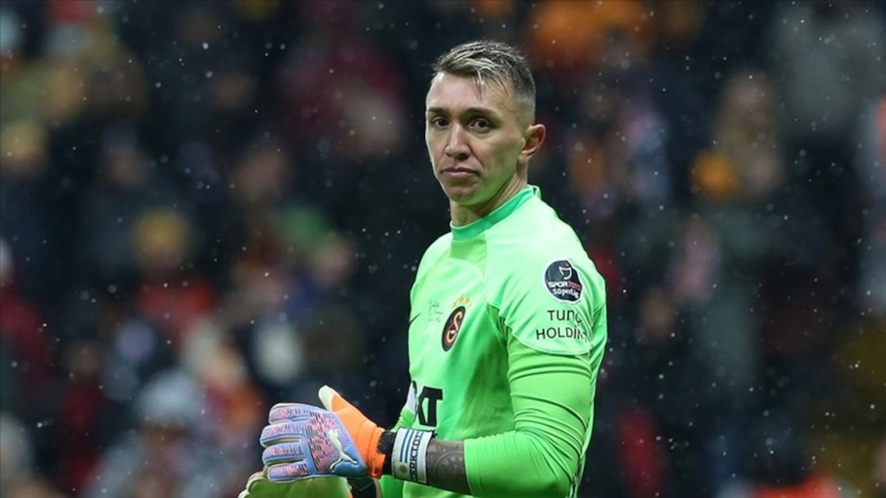 Merakla bekleniyordu: Fernando Muslera'dan Galatasaray'ın teklifine cevap