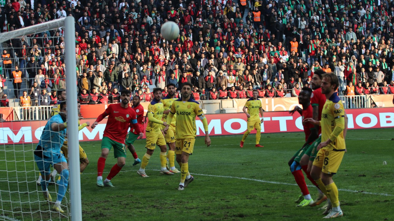 Amedspor 90+5 golüyle kazandı 