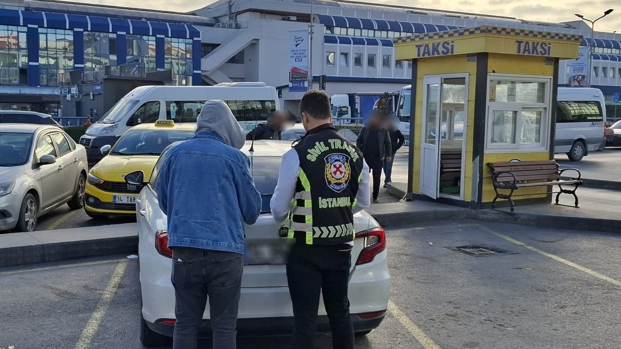 İstanbul'da yolcuya bıçak çeken taksi sürücüsü yakalandı