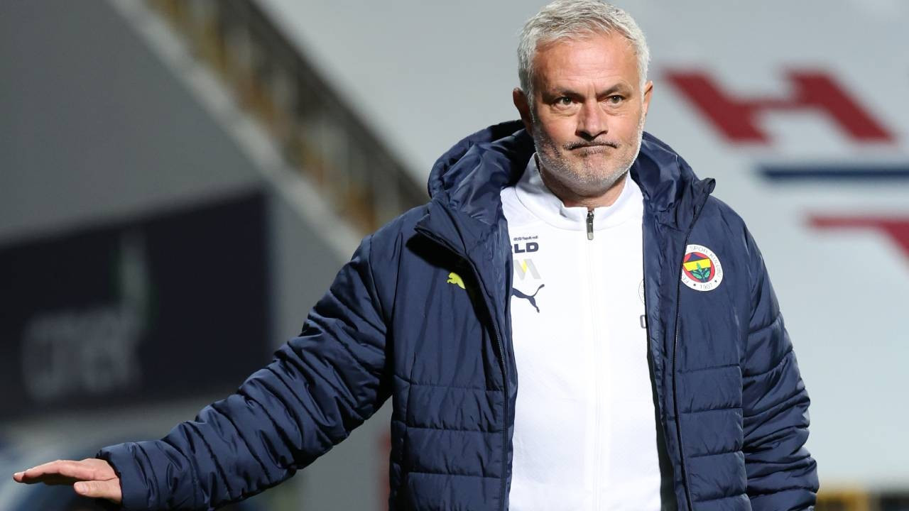 Fenerbahçe'de gündem stoper transferi: 'Eksiğimiz var'