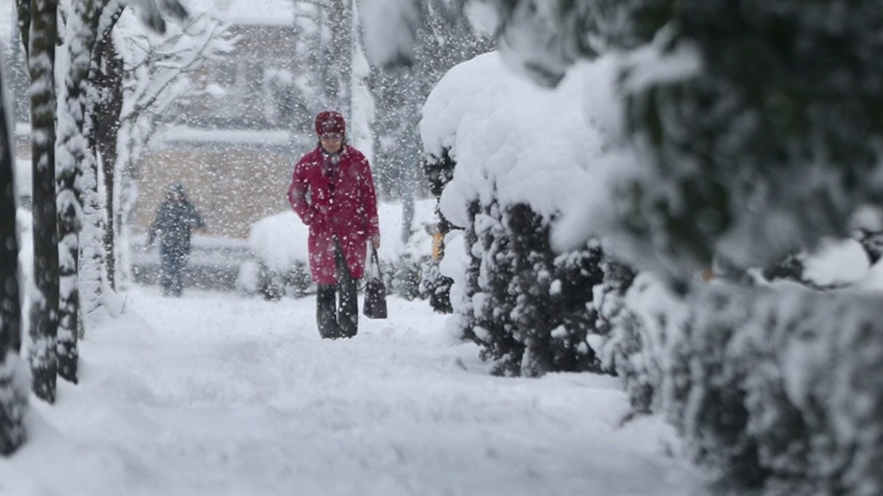 Meteoroloji'den sarı kodlu uyarı: Sıcaklıklar düşüyor, kar başlıyor