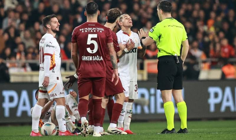 Eski hakemler, Galatasaray maçını yorumladı: 'Dünyanın her tarafında penaltı' - Sayfa 4