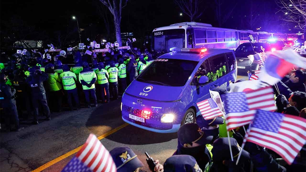 4 gündür gözaltında: Devlet başkanlığı görevinden uzaklaştırılan Yoon, mahkemeye çıkarıldı