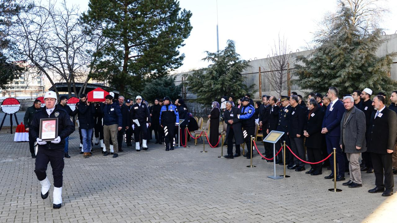 Bingöl'de hayatını kaybeden polis memuru için cenaze töreni düzenlendi