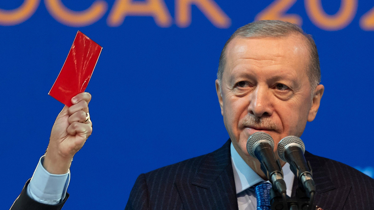 'Sahada hiç görmedim' diyen Erdoğan'ın kırmızı kart anısı gündem oldu