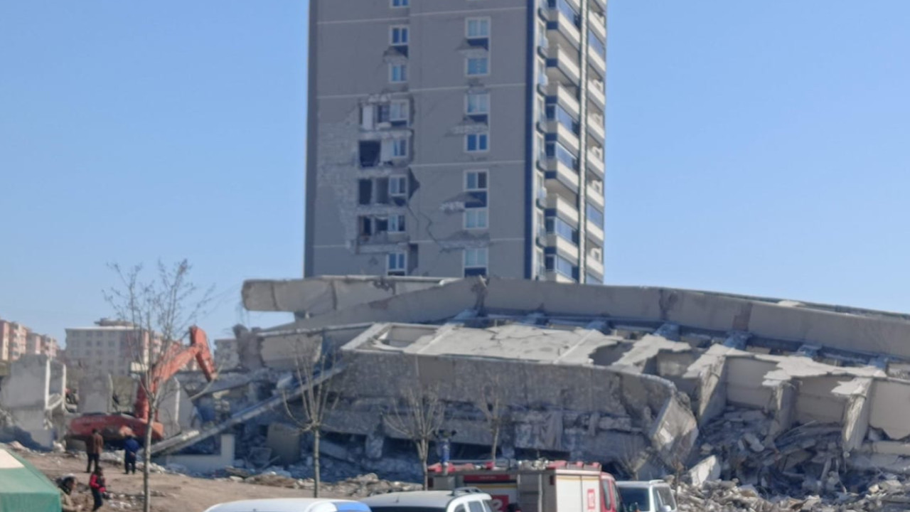 Maraş'ta yıkılan Bad-ı Saba Konutları davası: Dosya yeniden bilirkişiye gönderildi