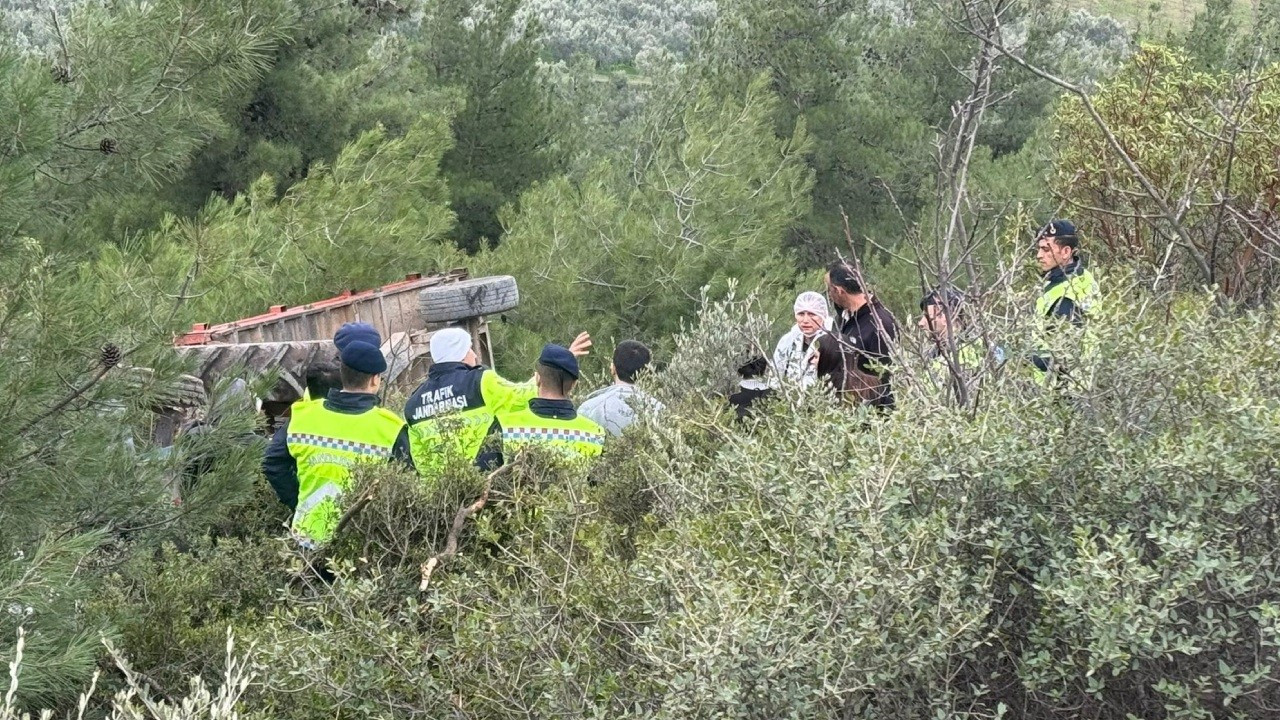 Bursa'da traktör şarampole yuvarlandı: 1 ölü, 1 yaralı