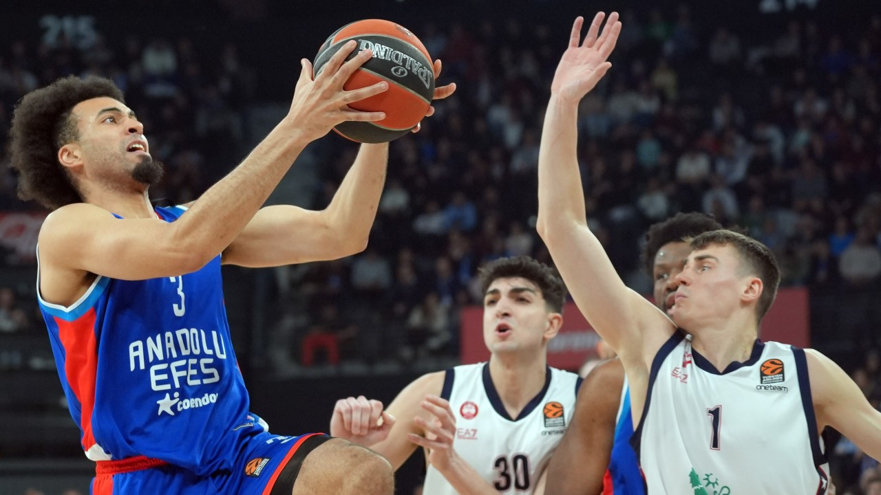 Anadolu Efes'ten 44 sayılık fark