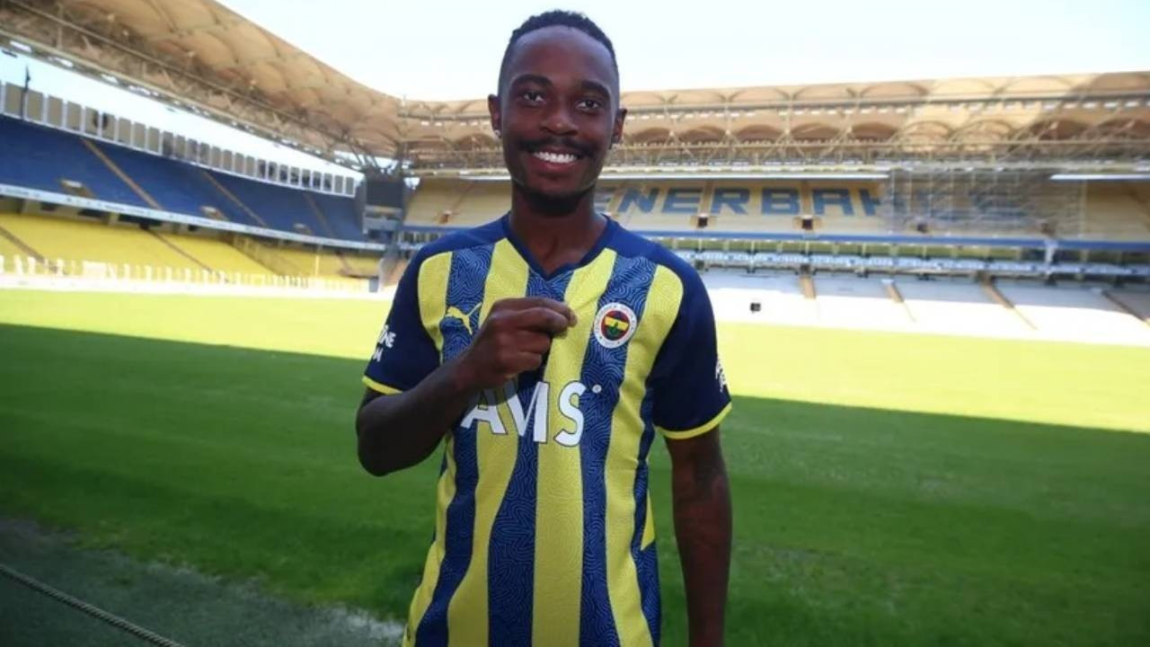 Fenerbahçe'de ayrılık: Hull City'ye transfer oldu