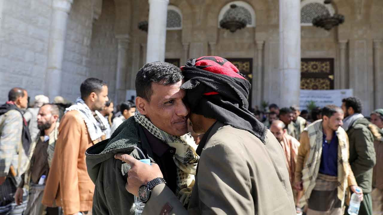 Yemen'deki Husiler, alıkoydukları 153 kişiyi serbest bıraktı