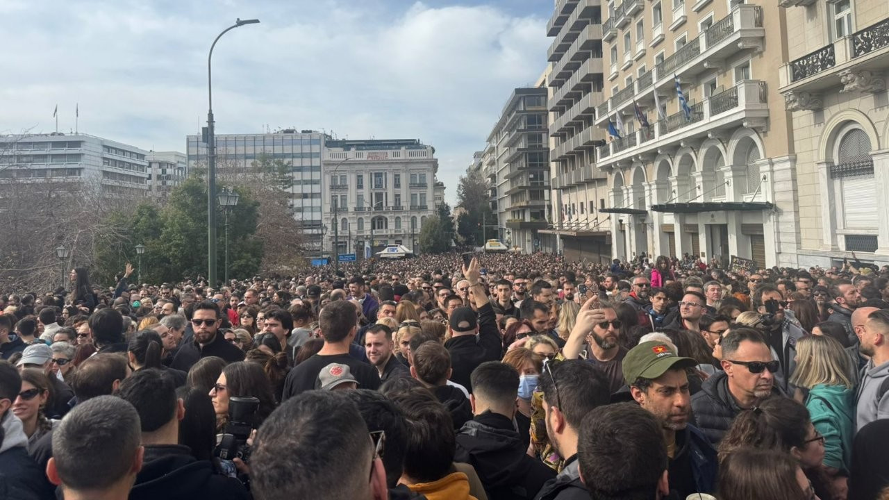 57 kişinin öldüğü tren kazasının ikinci yılında Atina'da protesto