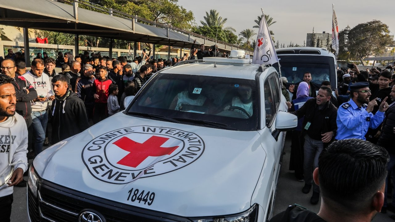 Gazze'de ikici rehine takası: 'Sınır dışı edilen Filistinliler birkaç gün Kahire'de kalacak'