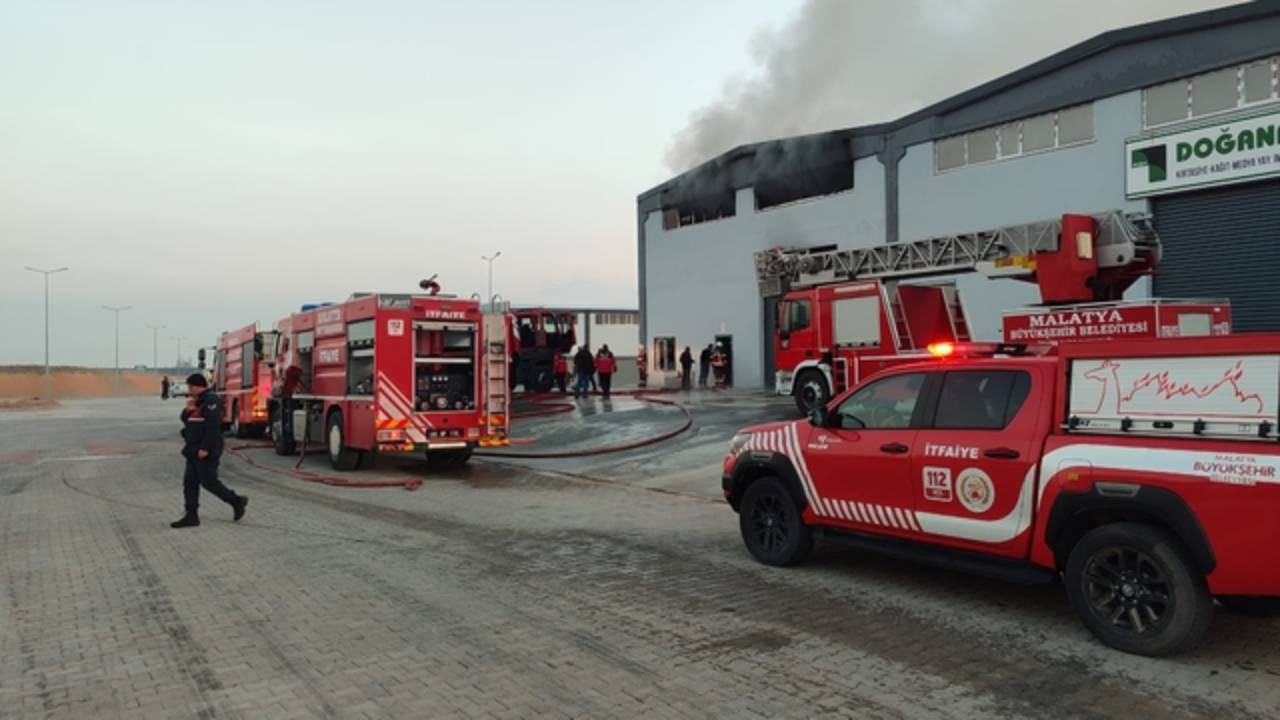 Malatya'da bir fabrikada çıkan yangın söndürüldü