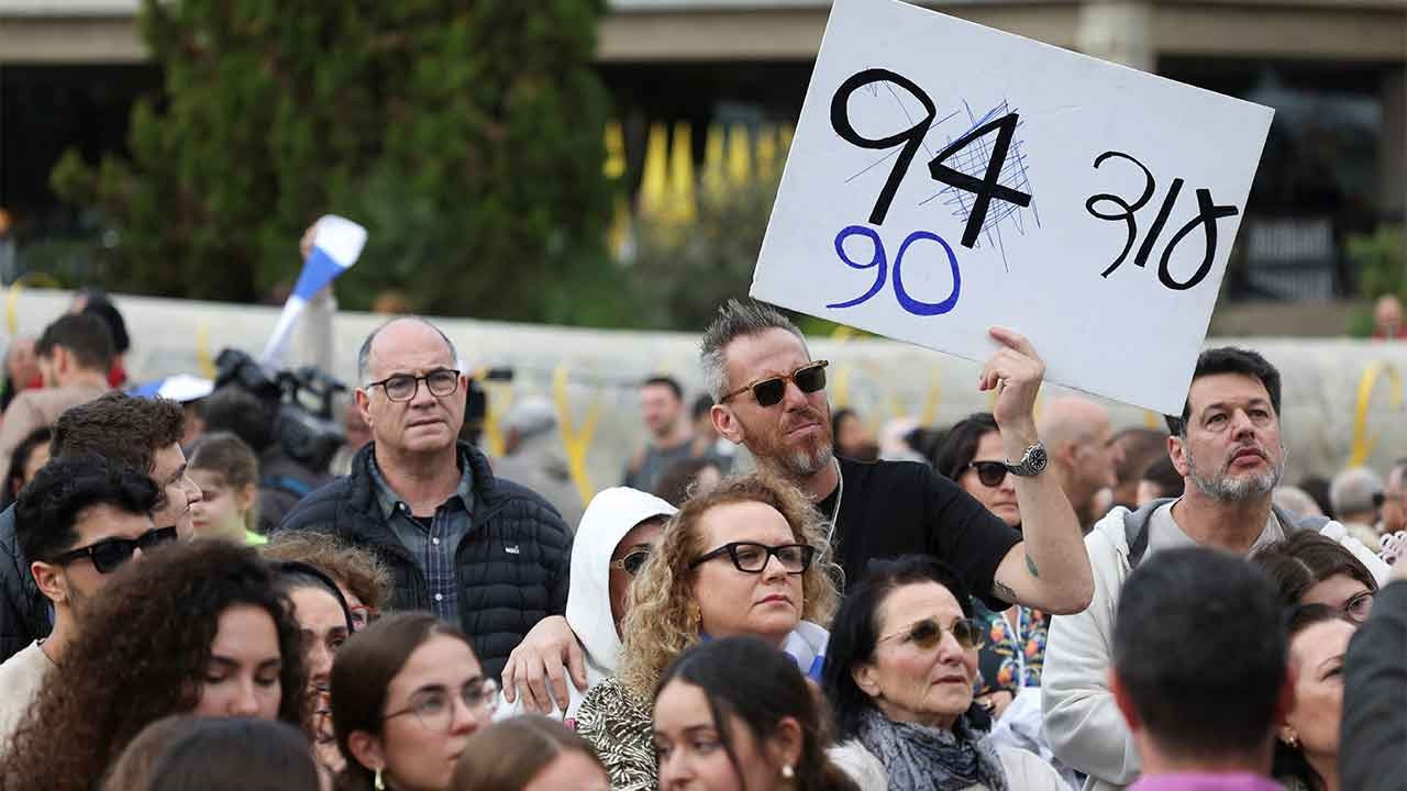 Gazze'de ateşkes: 'Hamas, 25 rehinenin hayatta olduğunu gösteren listeyi teslim etti'