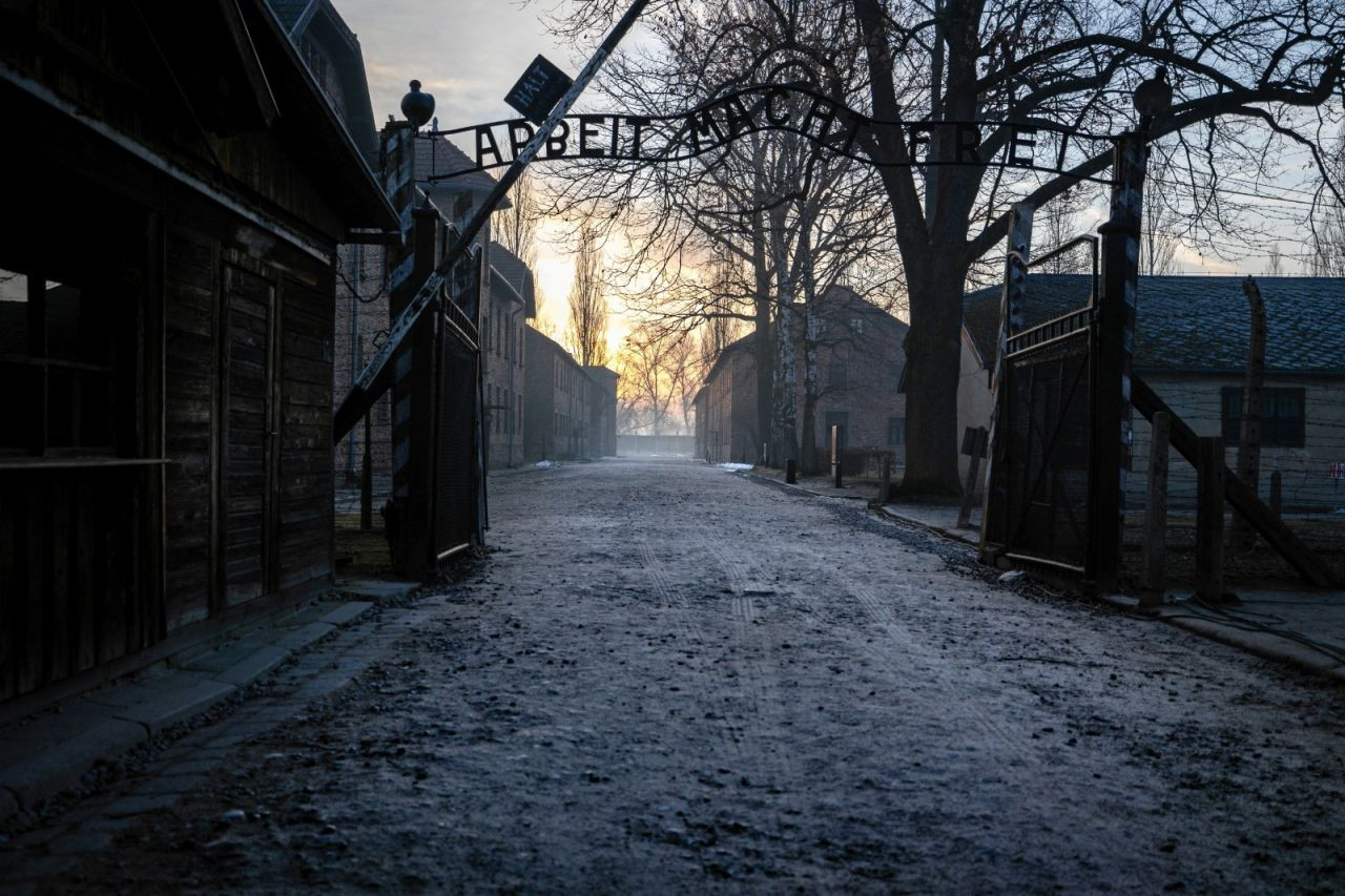 Auschwitz'in kurtuluşunun 80'inci yıldönümü: Holokost'ta katledilenler anıldı - Sayfa 2