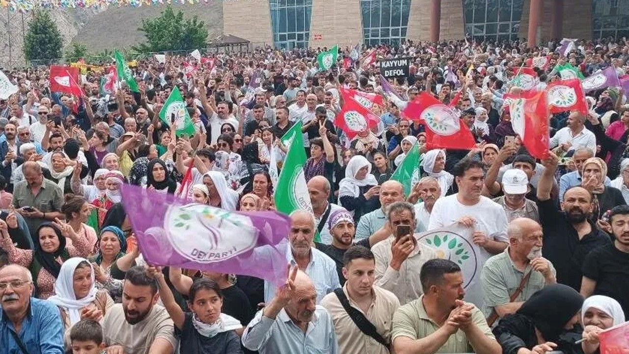 DEM Parti'den 'toplumsal barış' için 3 kentte miting, 40'tan fazlasında etkinlik