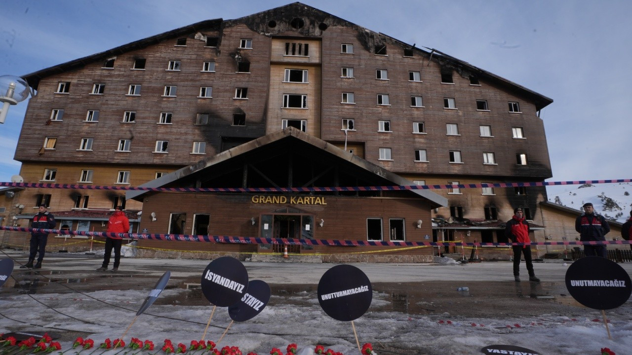 Otel yangını: Kişinin hatırasına hakaret iddiasıyla 1 kişi tutuklandı